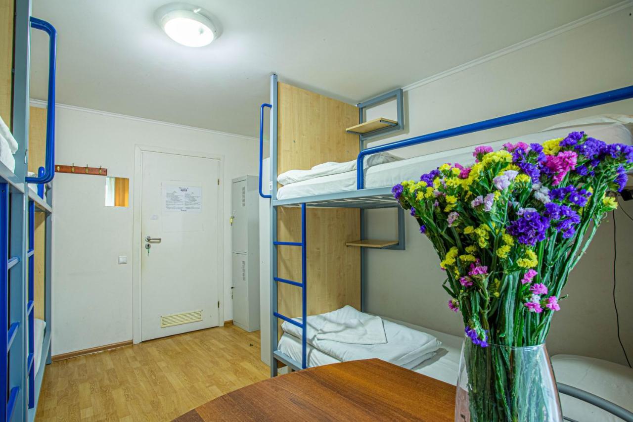 Gar'Is Hostel เคียฟ ภายนอก รูปภาพ