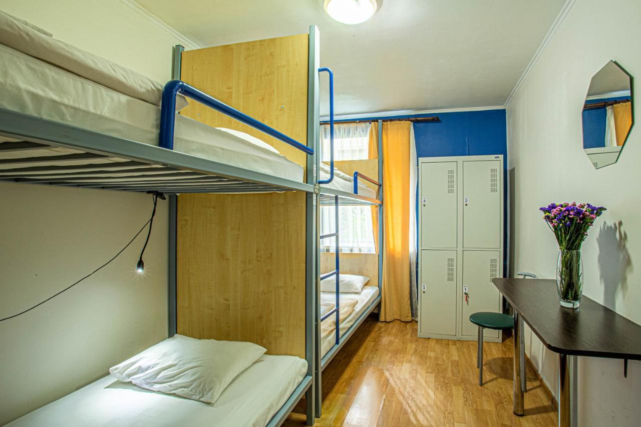 Gar'Is Hostel เคียฟ ภายนอก รูปภาพ